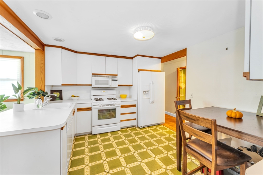 35 Freeman Ave