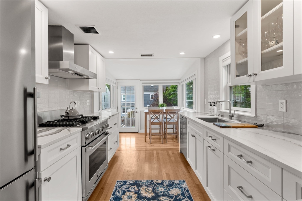 28 Dove St #2, Newburyport, MA, 28 Dove St #2, Newburyport, MA Photo #3
