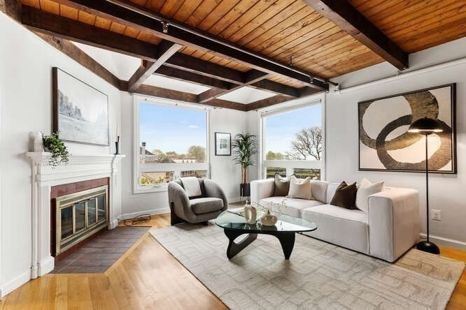 80 Wharf St K3
