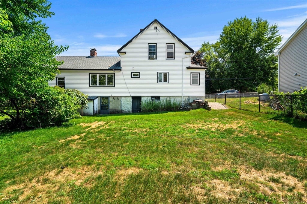 554 Hildreth St, Dracut, MA Photo #2