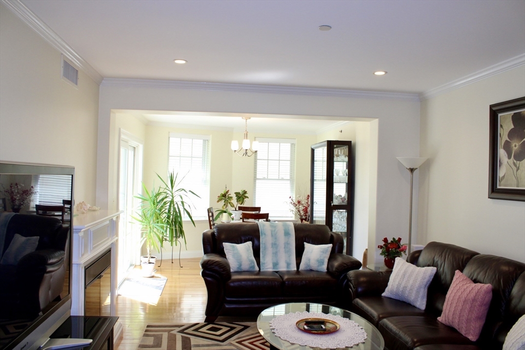426 Main 203