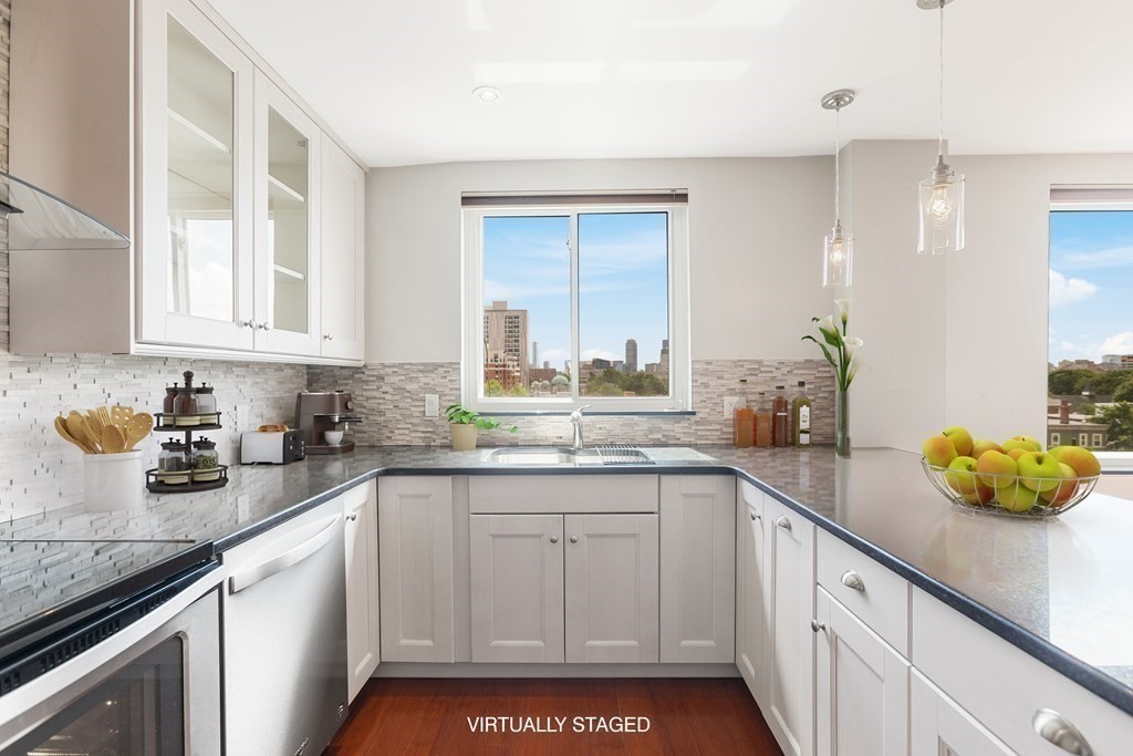 332 Franklin Street 702