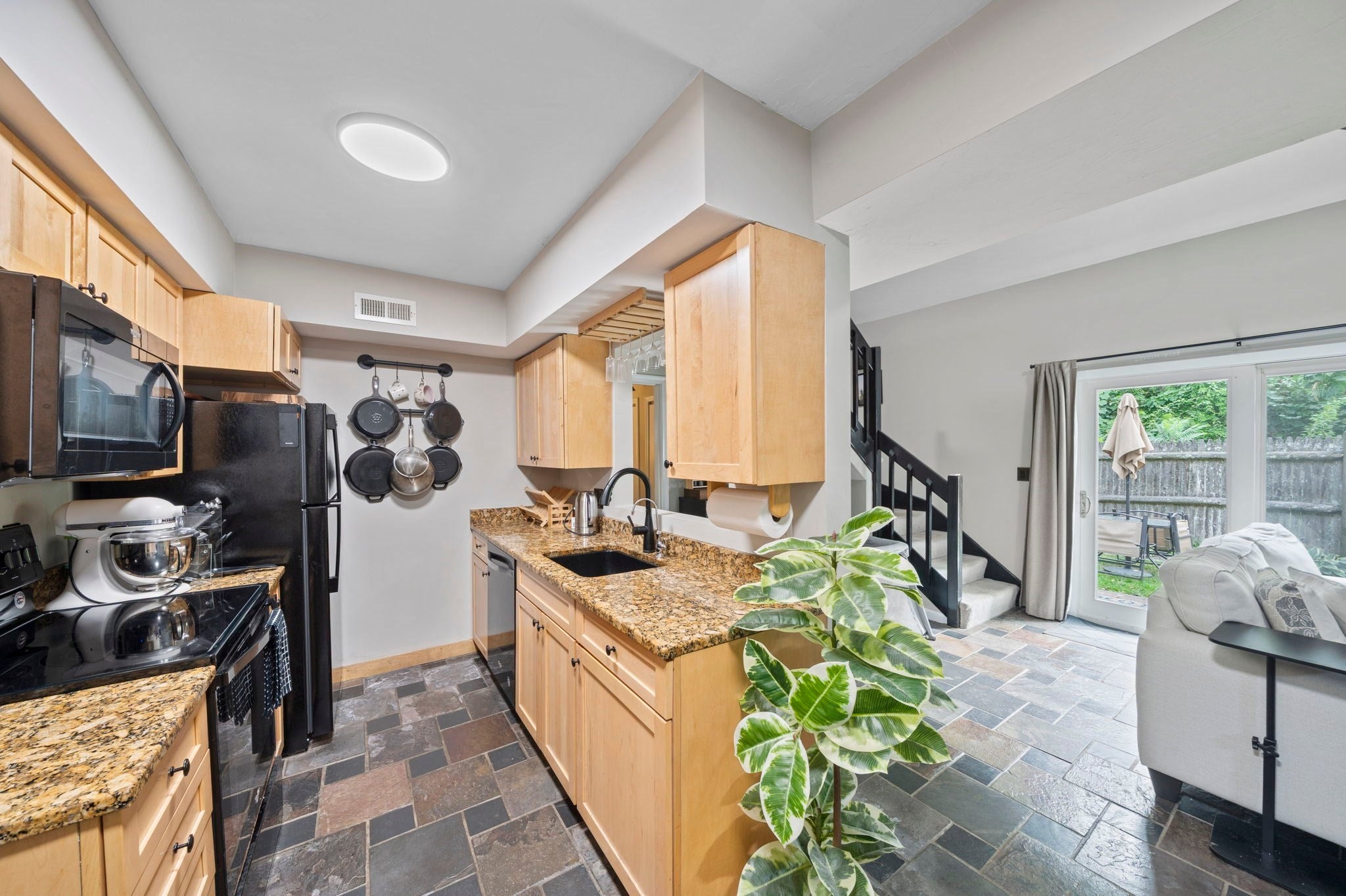 233 Lake Street #F, Weymouth, MA, 233 Lake Street #F, Weymouth, MA Photo #2