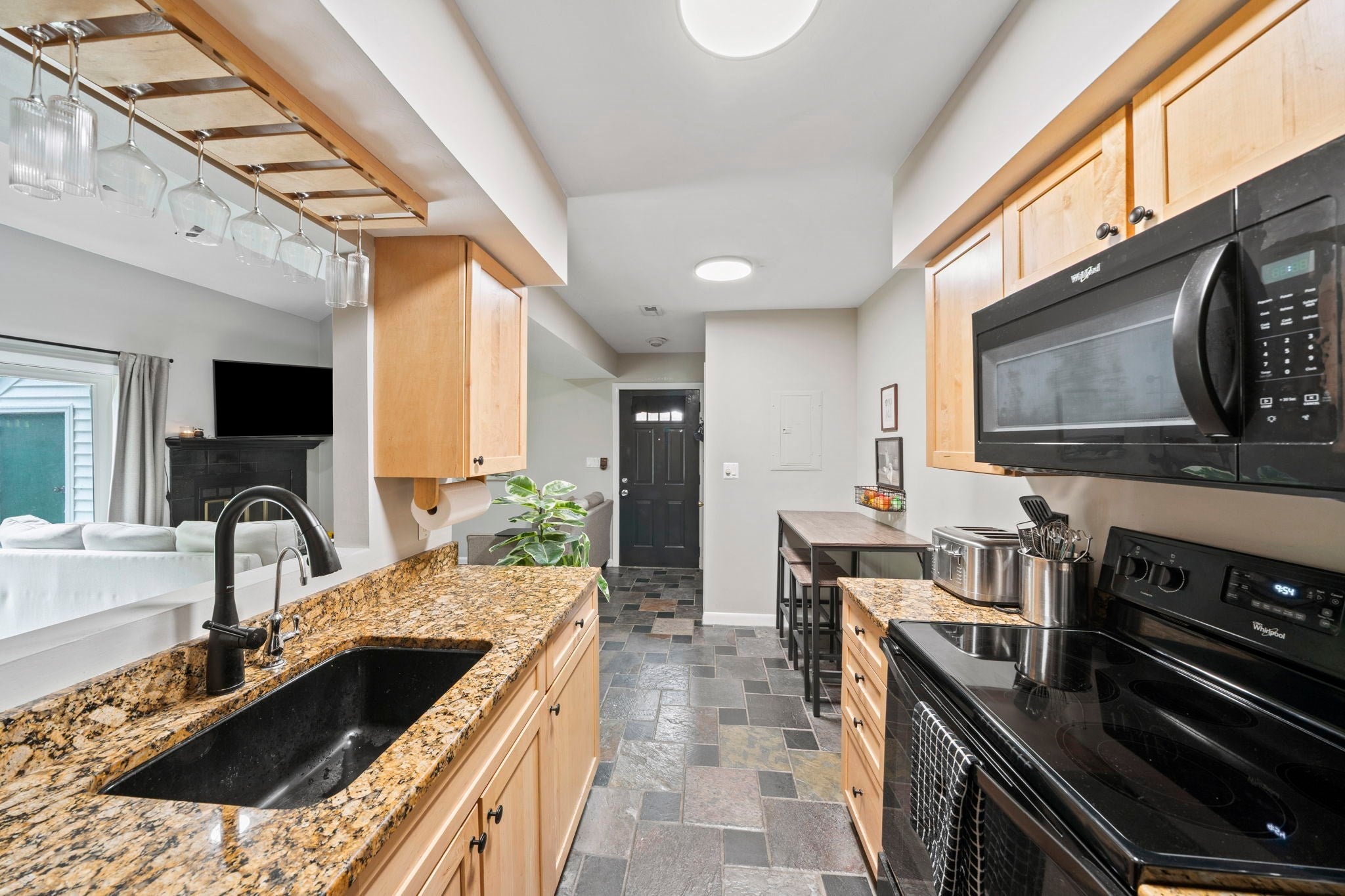 233 Lake Street #F, Weymouth, MA, 233 Lake Street #F, Weymouth, MA Photo #4