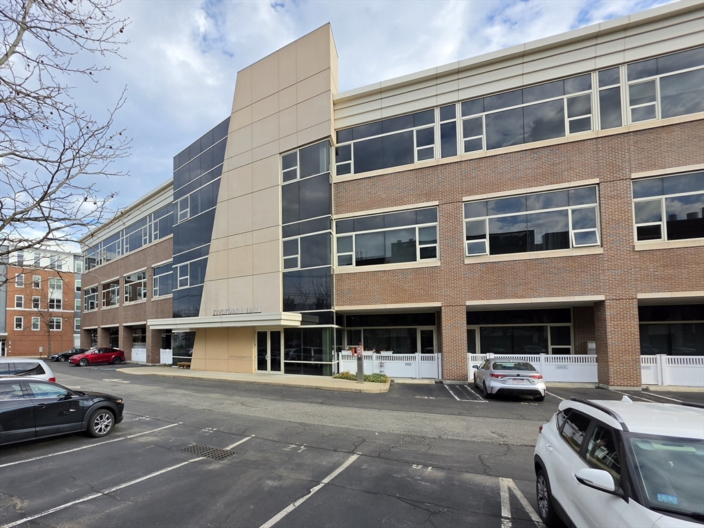 290 Pleasant St #113 Floor 1