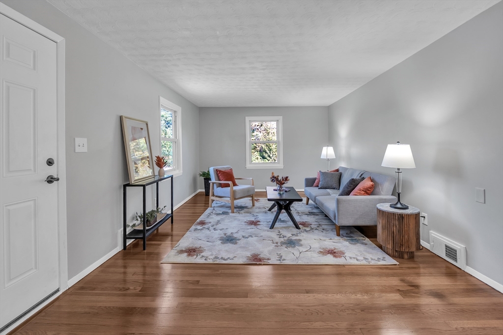 1 Broadmeadow Ave