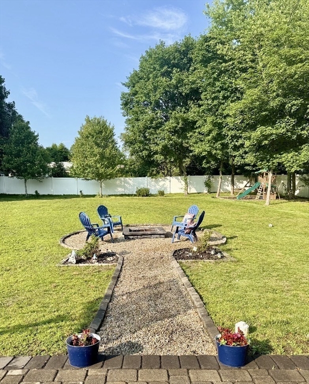 82 Pleasant Street 82