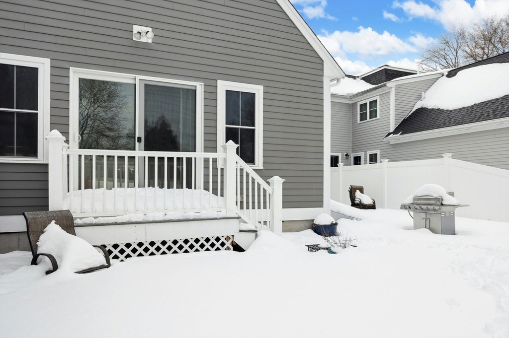 82 Pleasant Street 82