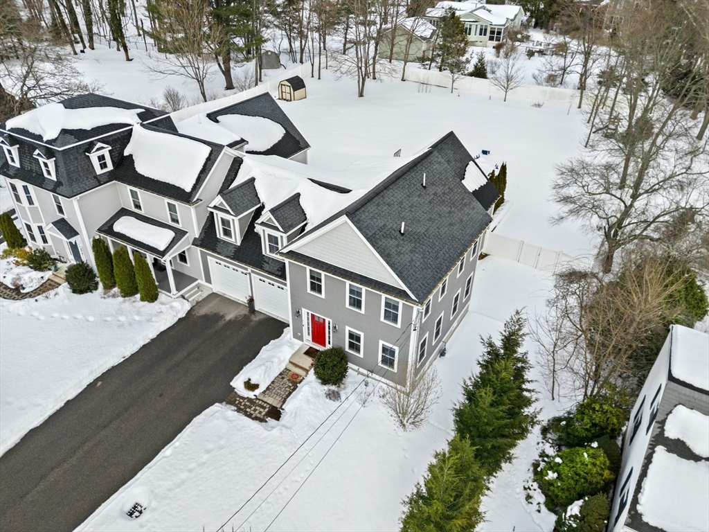 82 Pleasant Street 82