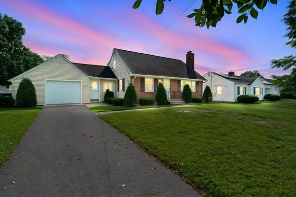 389 ABBOTT ST, SPRINGFIELD, MA 01118 - Image e4ac4bdb9ff70ddd8be91c3da52aad93/3040924969