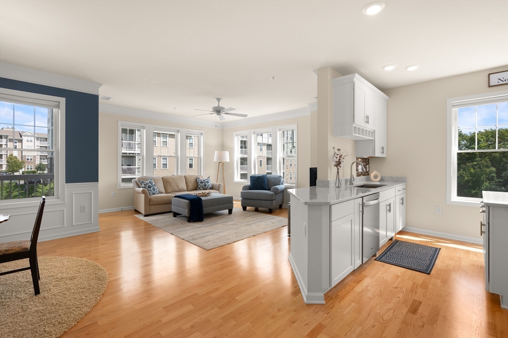 240 Martins Lndg 201