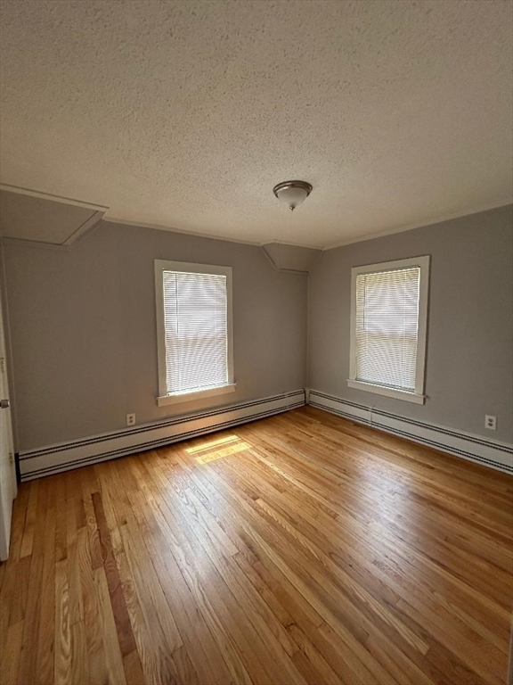 Springfield, Massachusetts 01107, United States, 3 Bedrooms Bedrooms, ,2 BathroomsBathrooms,Residential,Active,166943