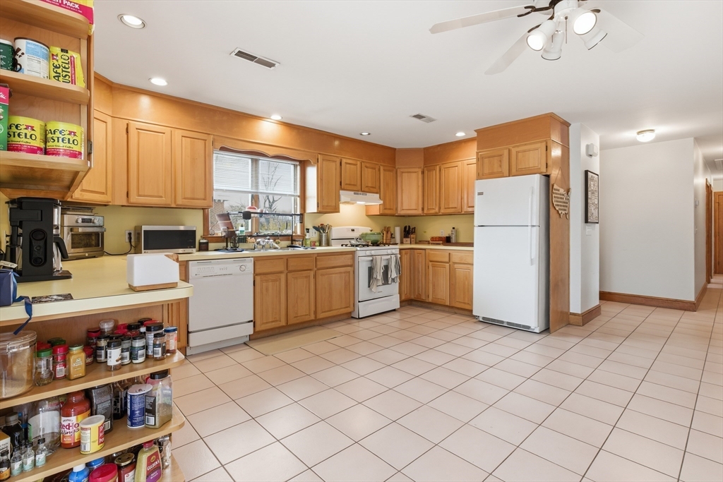 4-6 Jensen Rd #6, Watertown, MA Photo #7