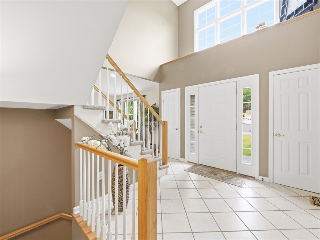 48 Hummingbird Lane