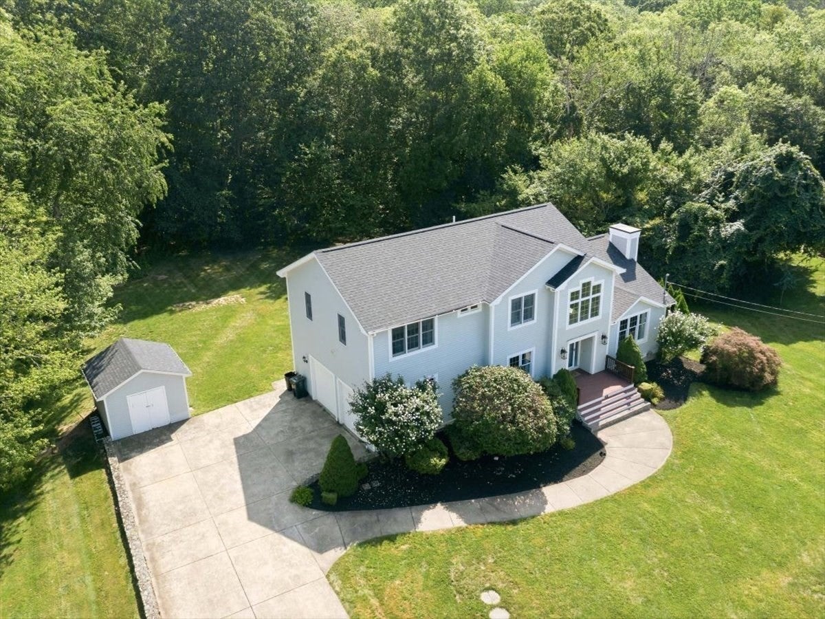 48 Hummingbird Lane