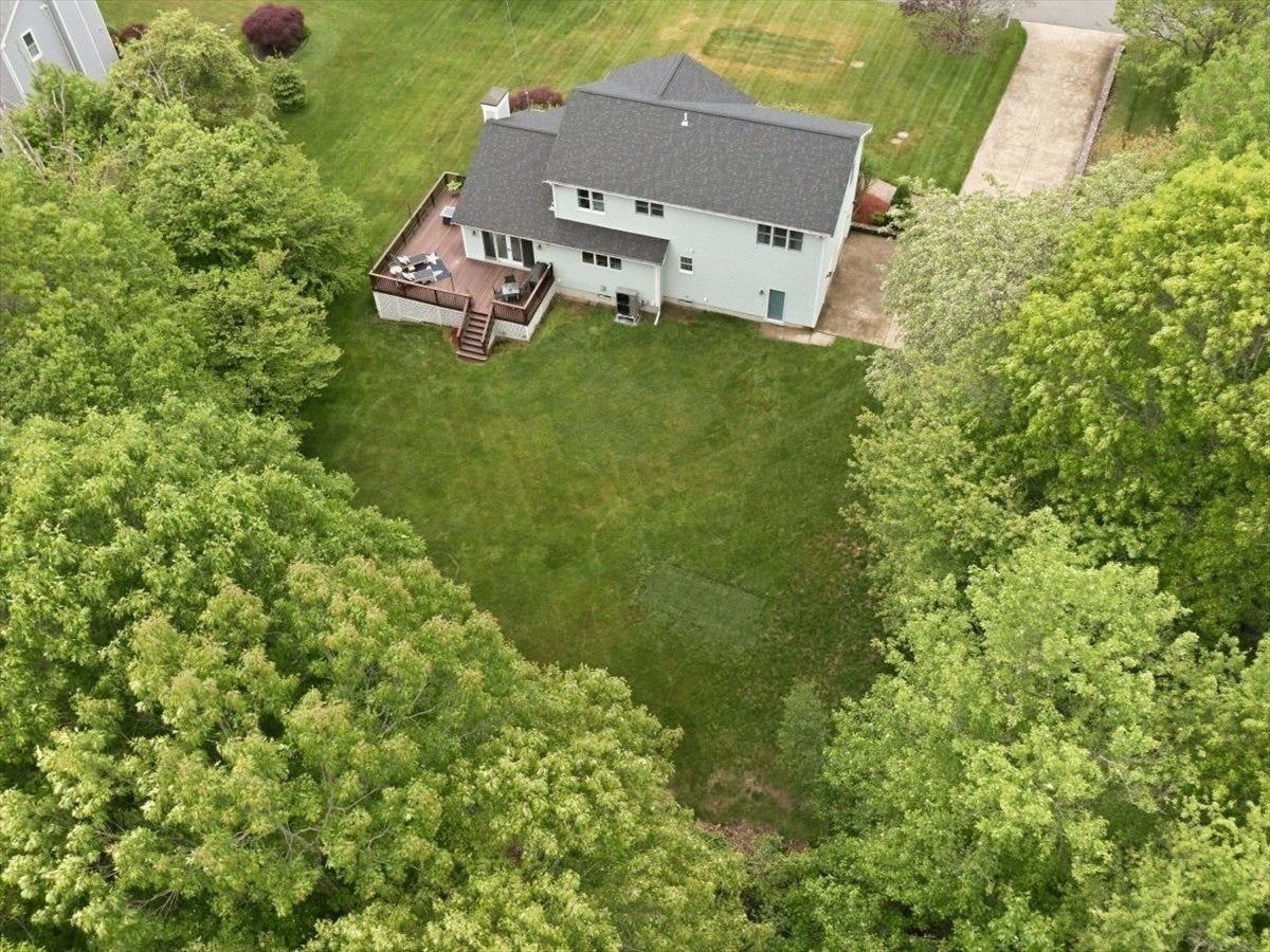 48 Hummingbird Lane