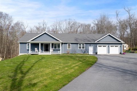 17 Legacy Ln Westport MA 02790