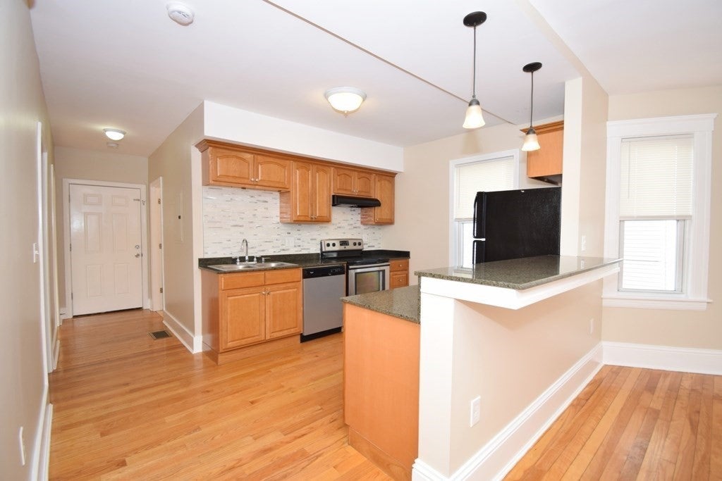 3 South Buffum ST #1, Worcester, MA, 3 South Buffum ST #1, Worcester, MA Photo #8