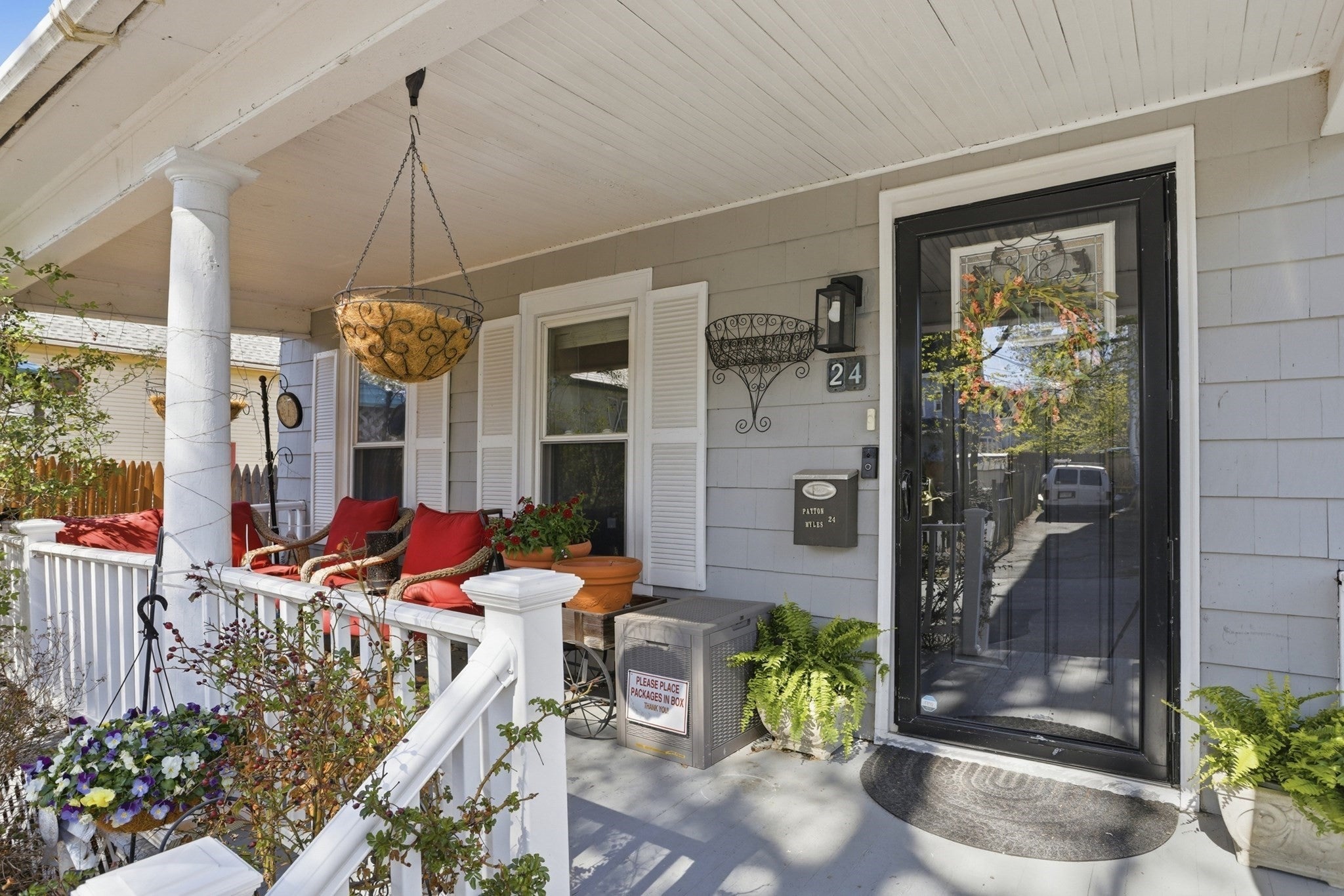 24 Lawrence St