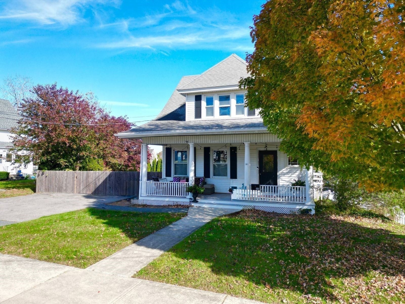 36 Mayflower St, Plymouth MA 02360