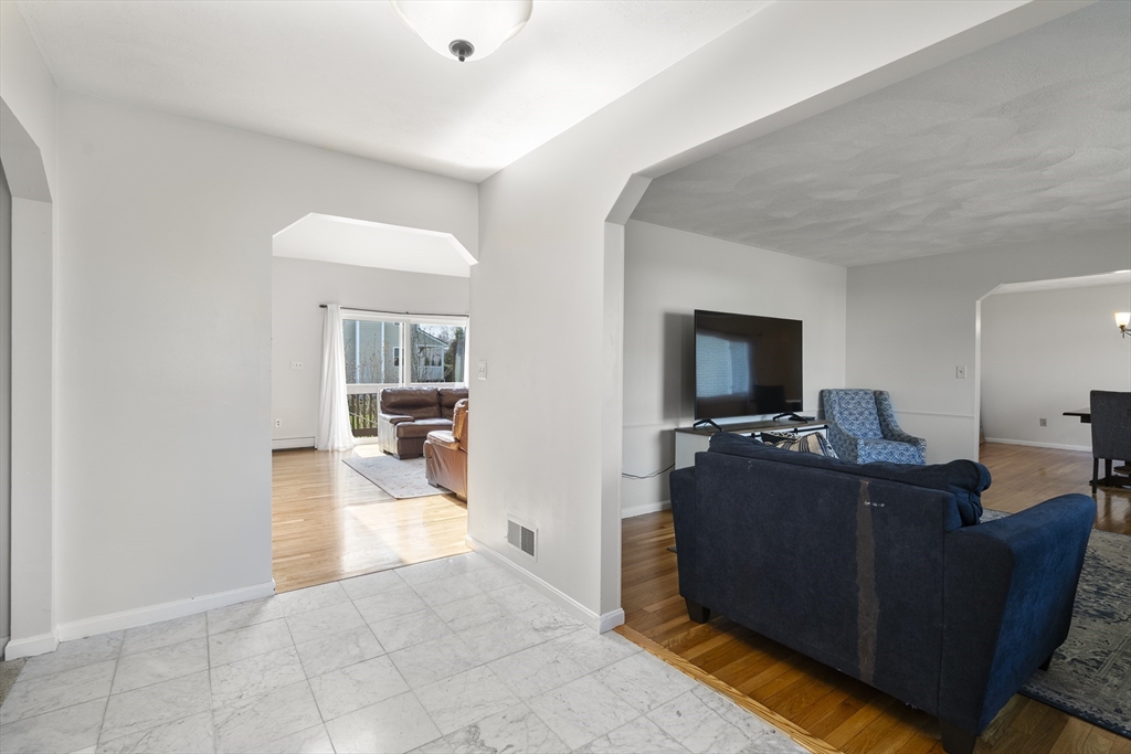 11 Broadmeadow Lane