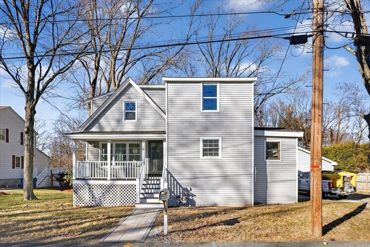 48 Bigelow Ave, Rockland MA 02370