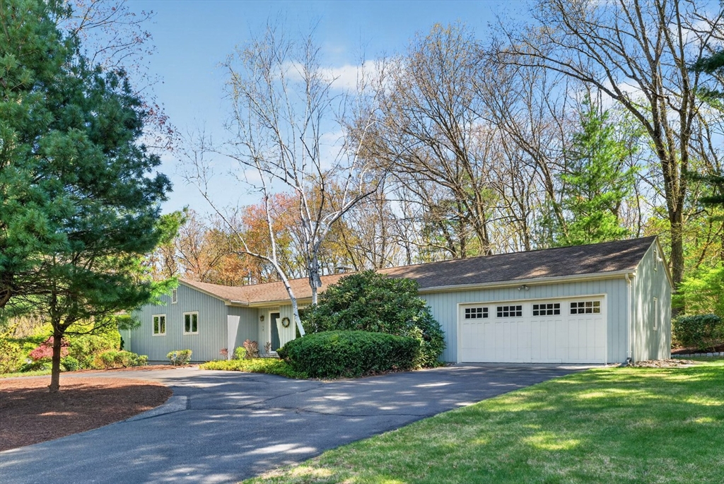 127 Inverness Ln