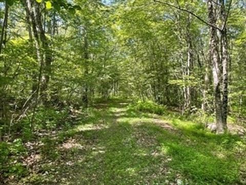 13 Perry St Douglas MA 01516