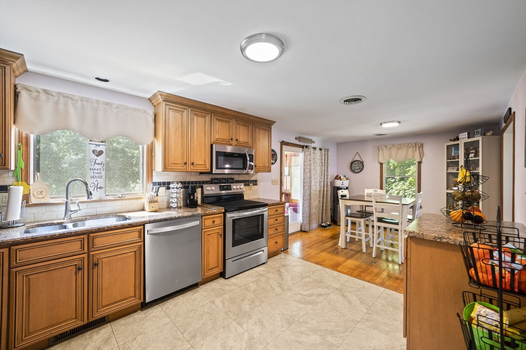 5 Auburndale Hts, Bridgewater, MA Photo #6