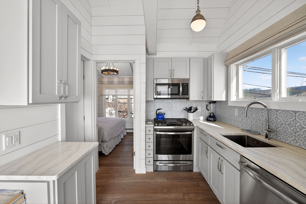 495 Commercial Street 9