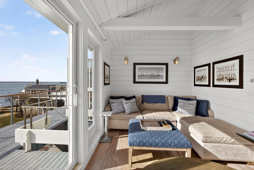 495 Commercial Street 9