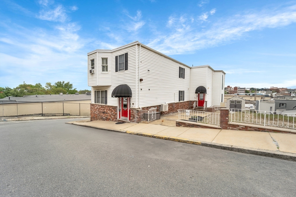 131 Beacon St 4