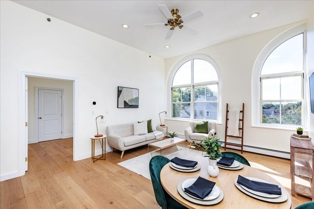 145 Glenwood St. 305