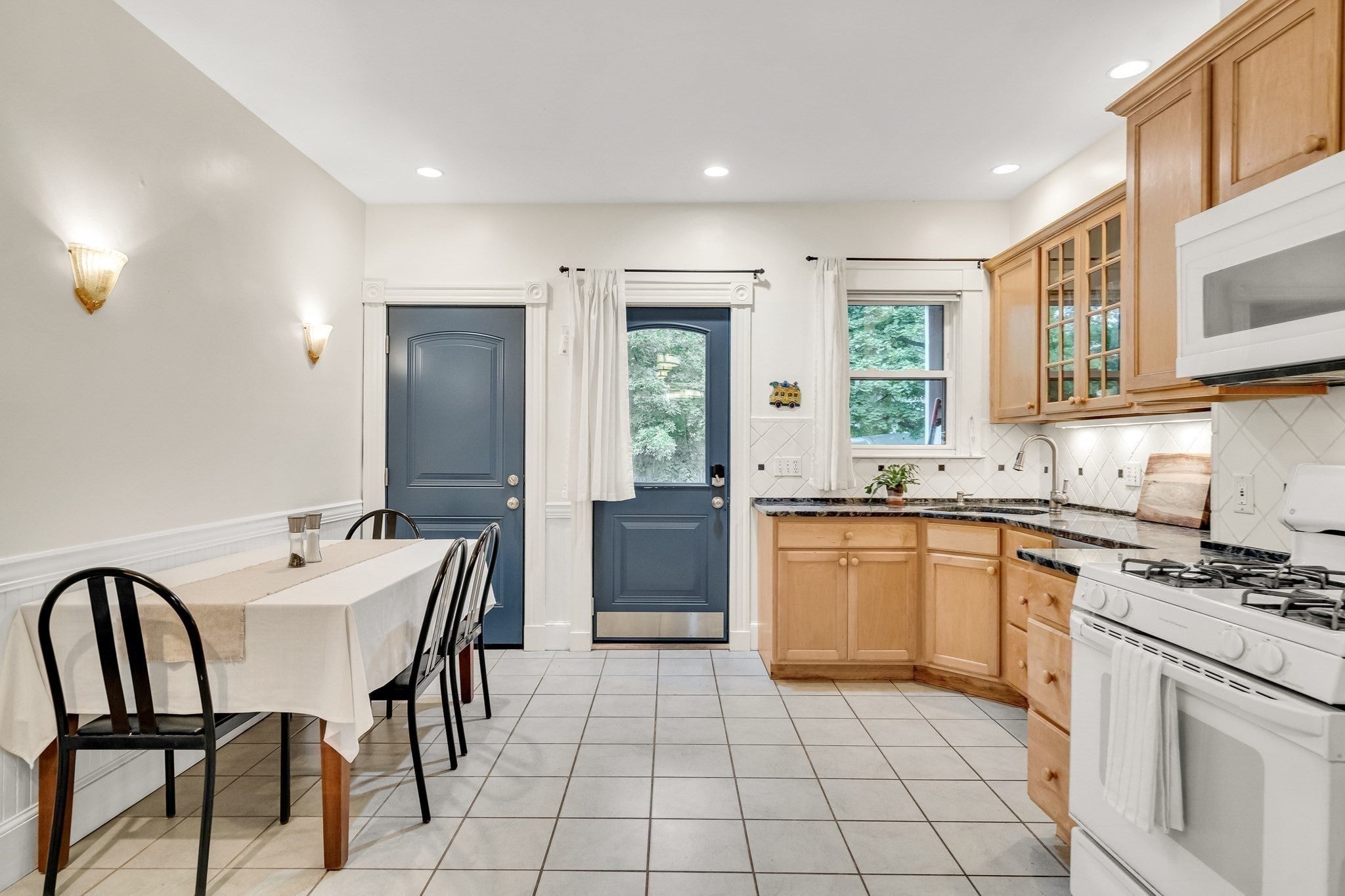 124 Chestnut St #1, Brookline, MA, 124 Chestnut St #1, Brookline, MA Photo #3