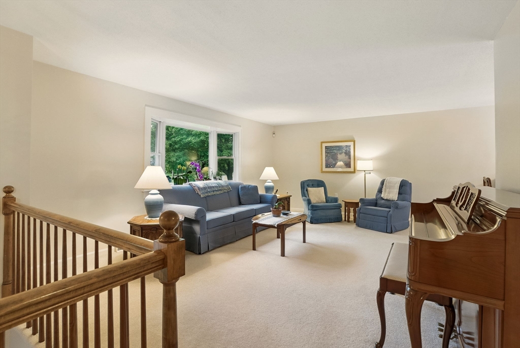 4 Colony Cir