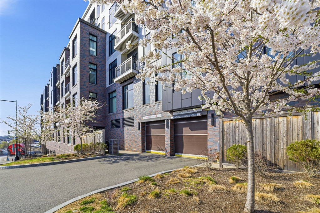 191 Washington St 413