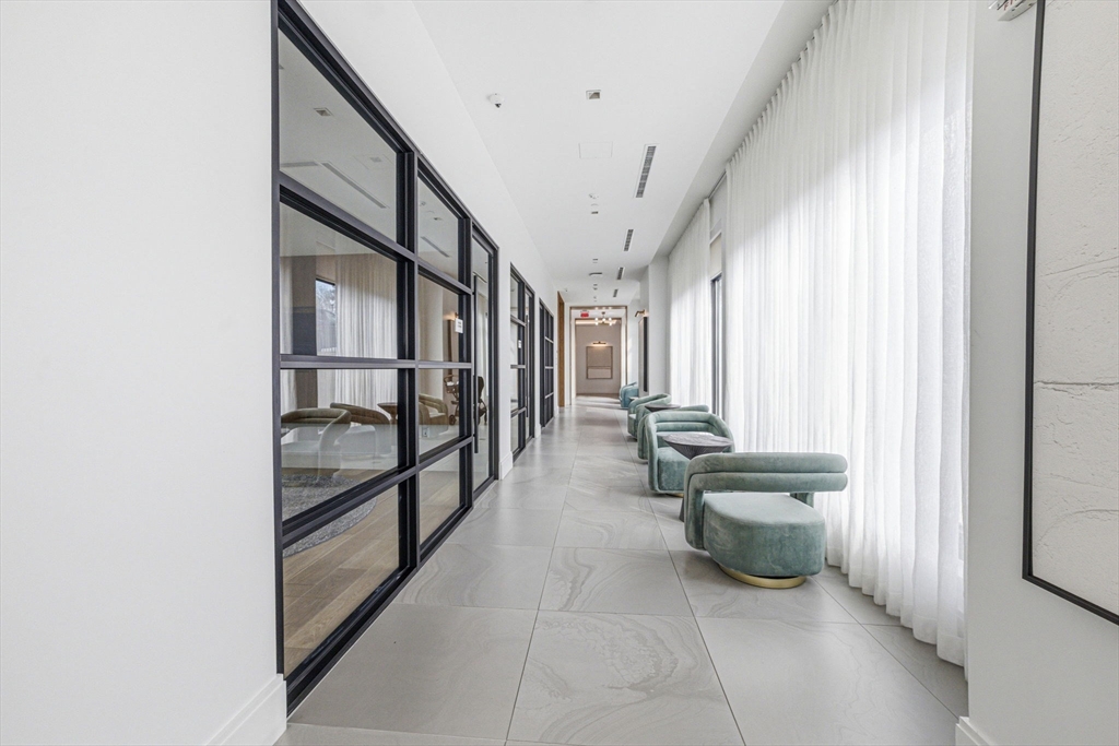 191 Washington St 413