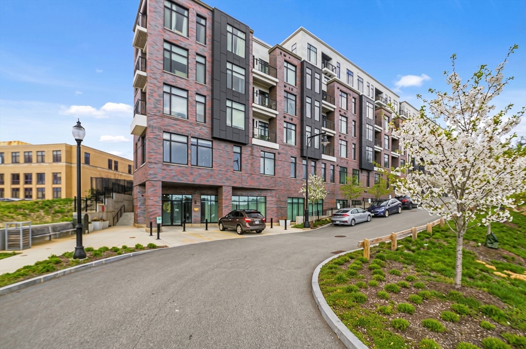 191 Washington St 413