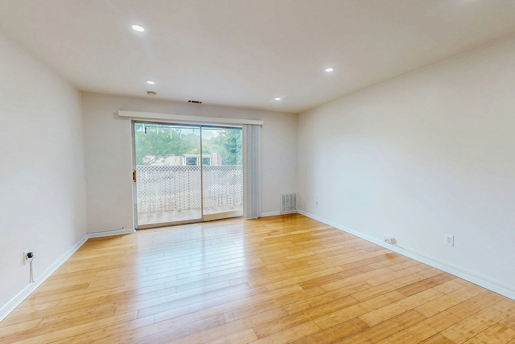 175 Clare Ave B7