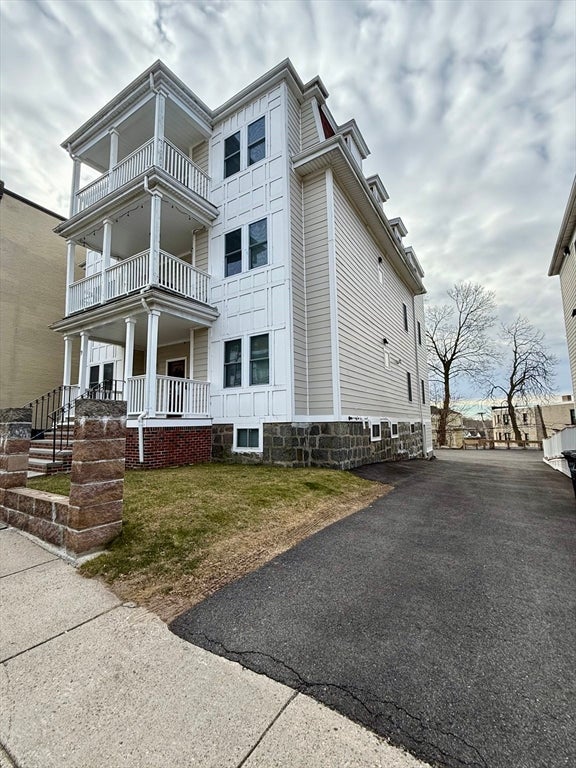 9 Wales St