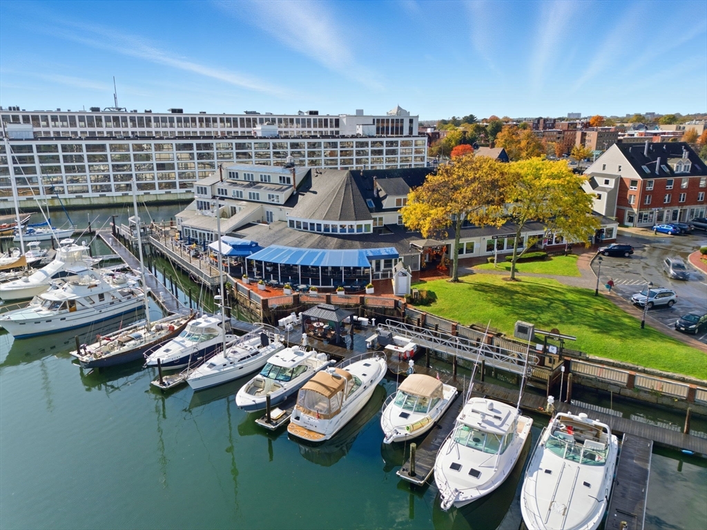 90 Wharf St L10