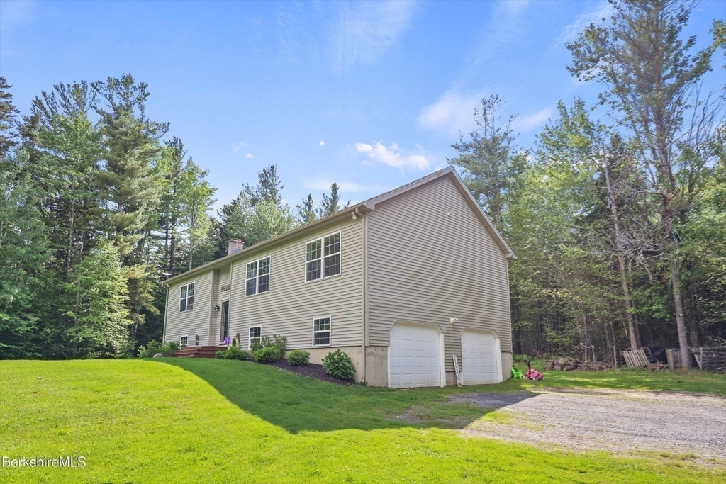 32 Scott Rd
