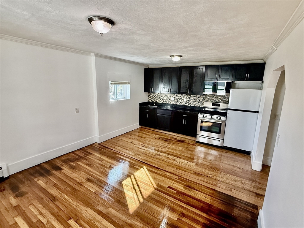 292 Washington Ave 2L