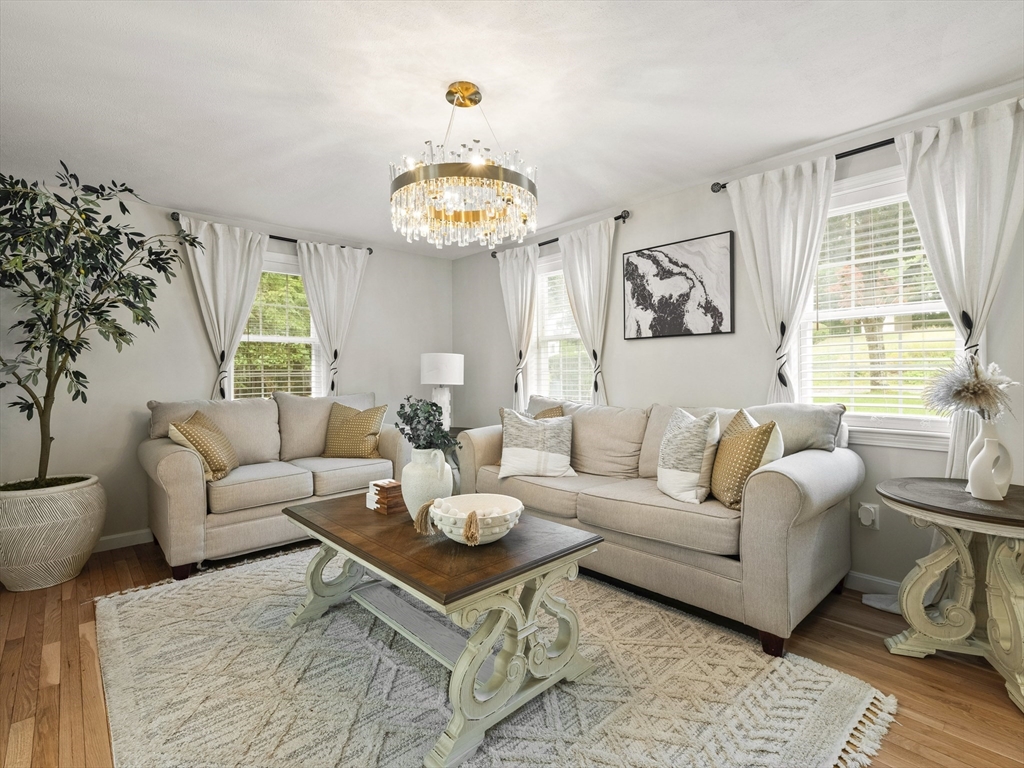 11 Bowdoin Dr