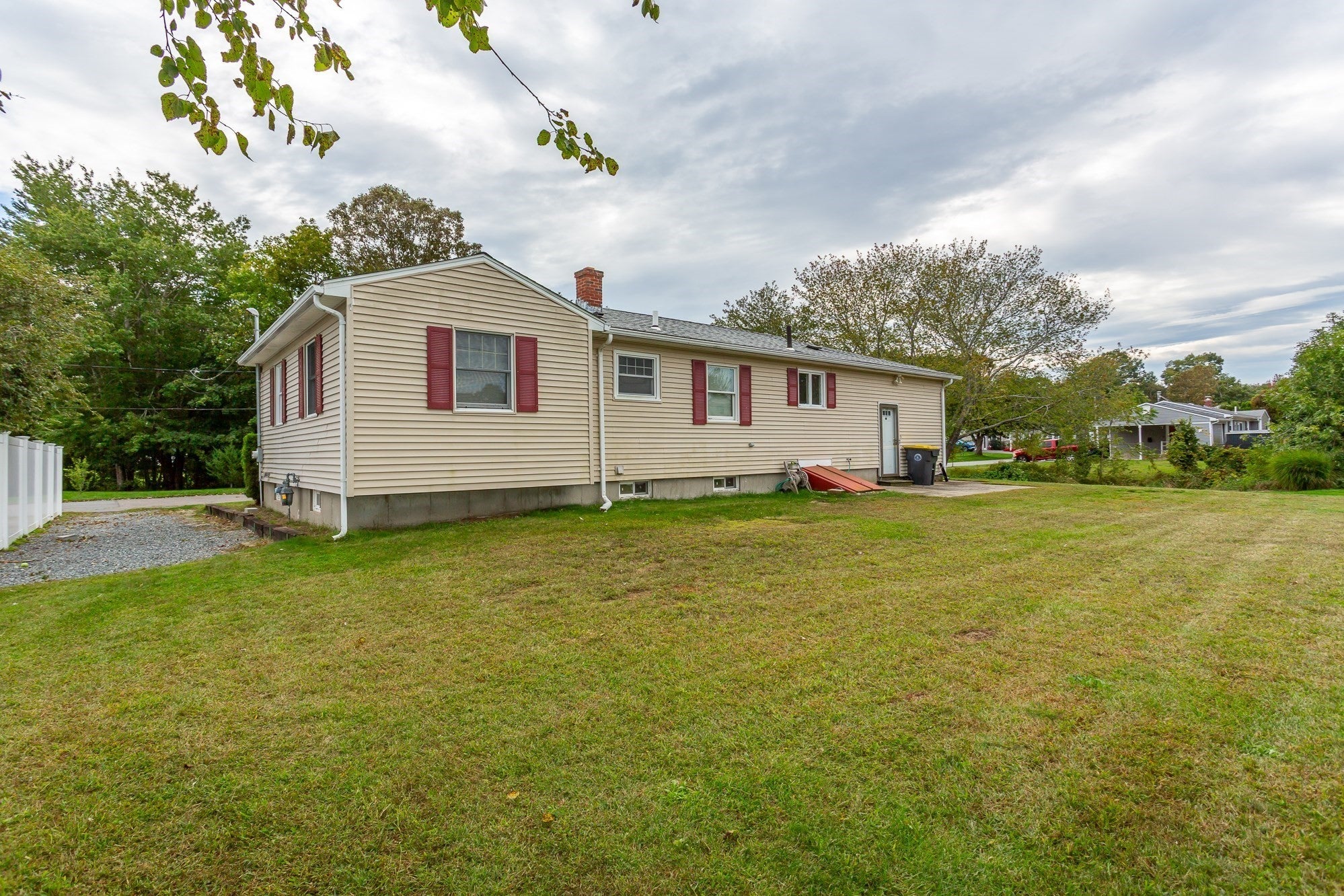 26 Midland Rd, Somerset, MA, 26 Midland Rd, Somerset, MA Photo #4