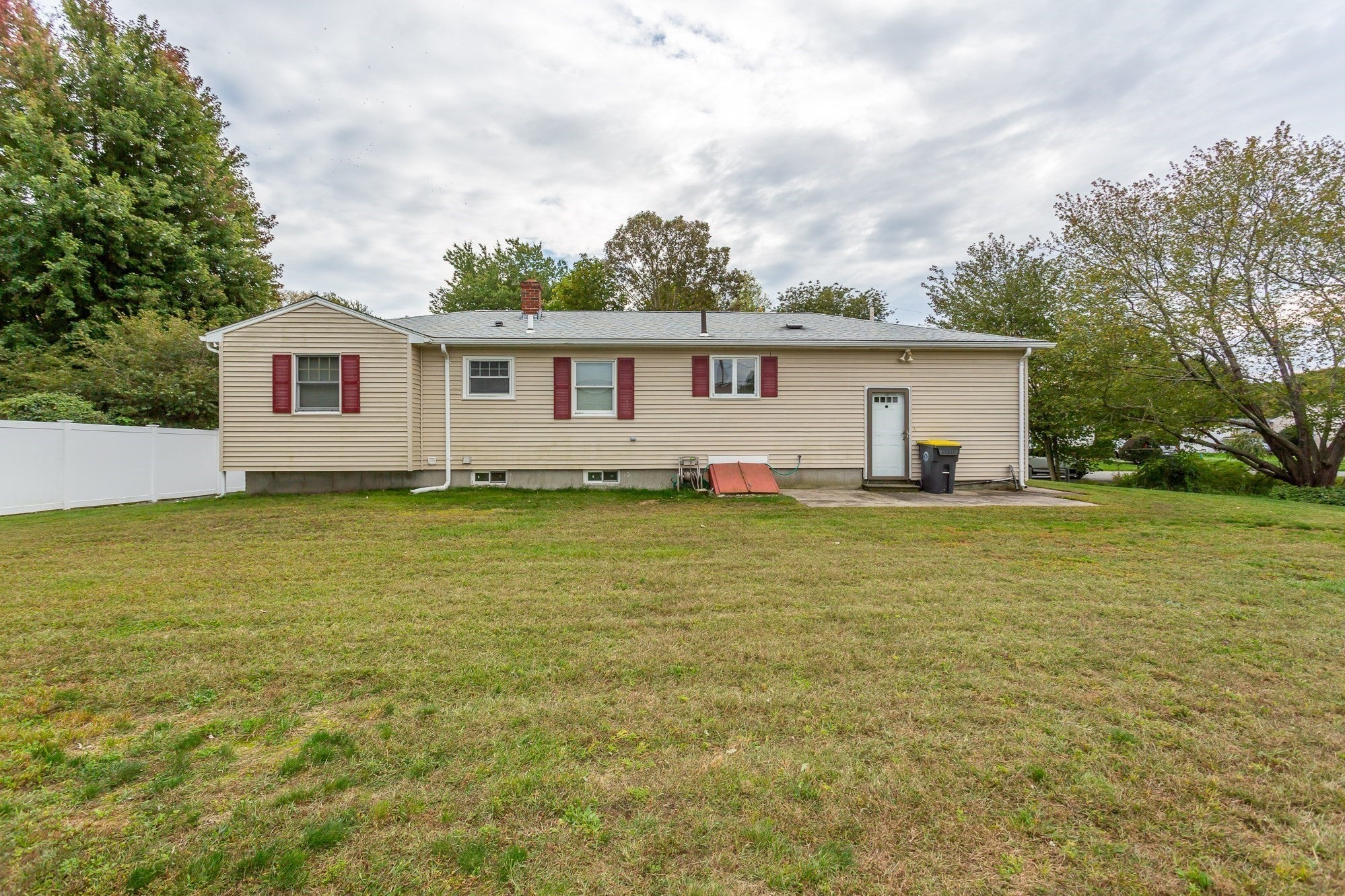 26 Midland Rd, Somerset, MA, 26 Midland Rd, Somerset, MA Photo #5