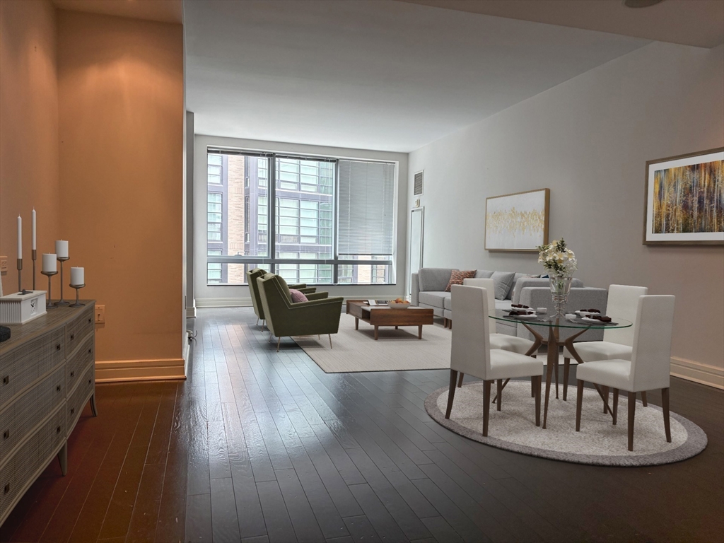3 Avery St 608