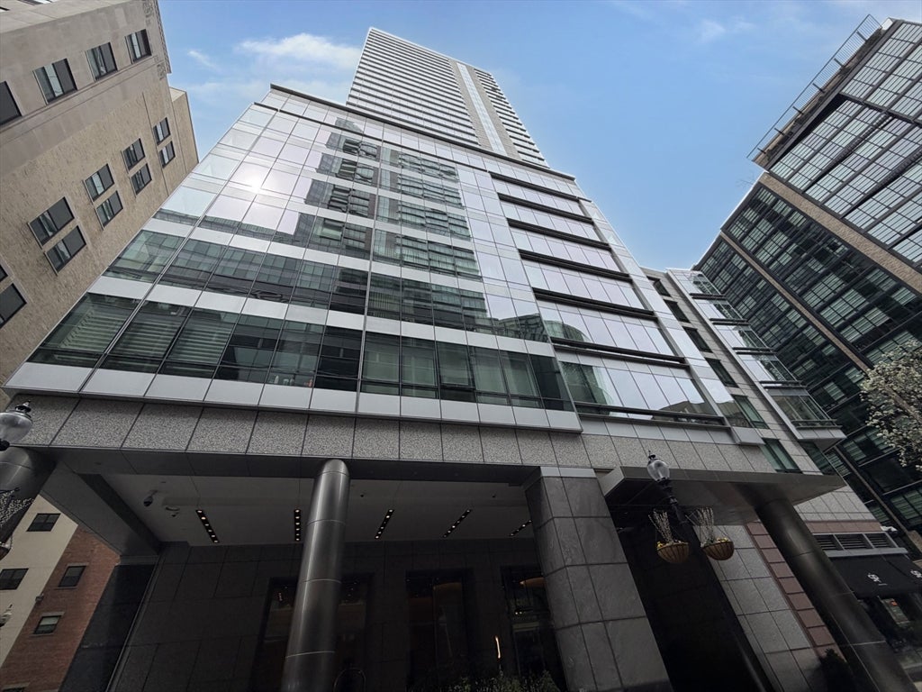 3 Avery St #608 Floor 6