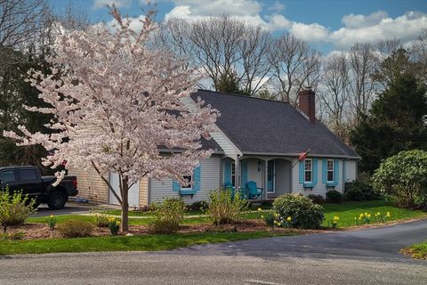 Photo of 9 Washburn Pl, Dennis, MA 02641 (MLS # 73471221)