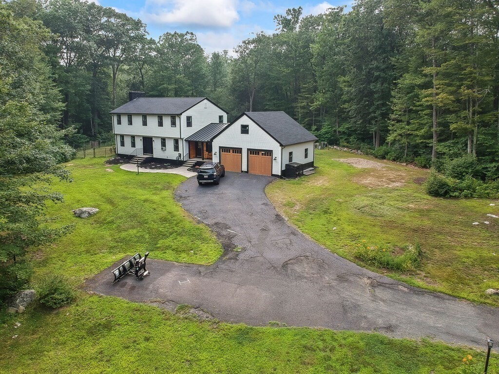 77 Crooked Ledge Rd
